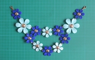 Altın ıstakoz klipleri, Koyu mavi ve açık mavi ile Çiçek ABS malzeme el yapımı kolye
