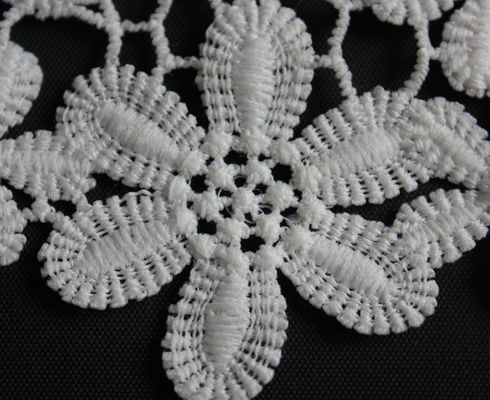 Qmilch İşlemeli Dekoratif Dantel Trim Siyah / Beyaz 11cm Çiçek Desen
