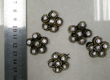 Elbise Dekorasyon Metal Pearl Küçük Çiçekler Trims Boncuk Yaka
